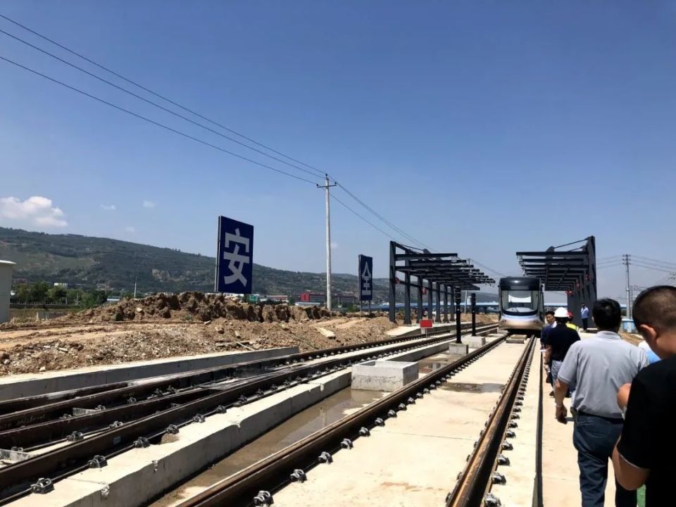 记者观察丨有轨电车项目为何会冰火两重天