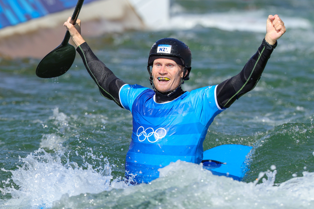 巴黎奥运会 | 新西兰,澳大利亚运动员分获皮划艇激流回旋极限皮艇男女