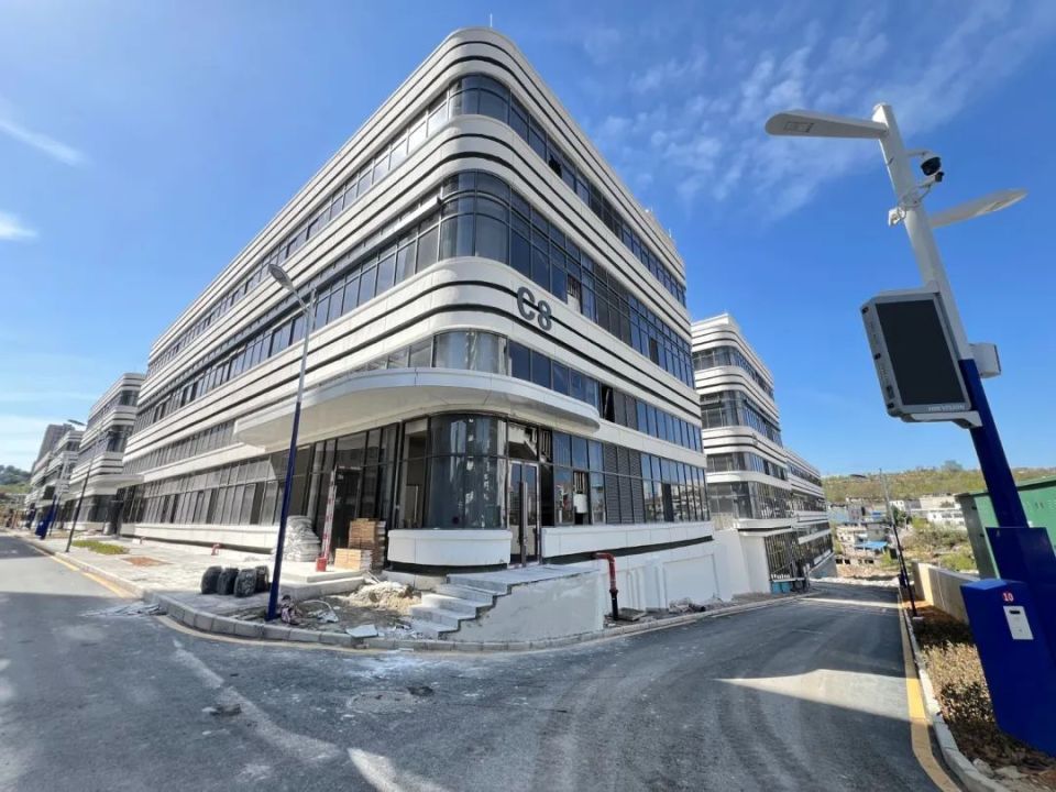 开足马力“拼”实干！云岩区全力推动三马产业园区项目建设_腾讯新闻