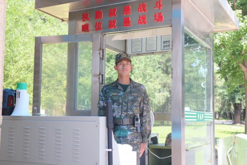 67万家灯火下的夏日图景,北京武警为您守护