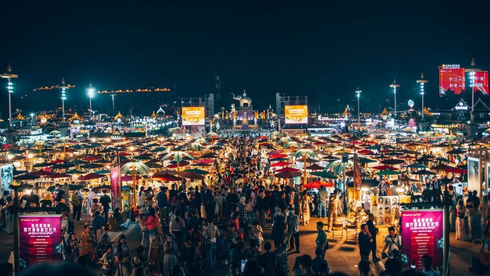 位于西双版纳的亚洲最大的夜市,常被吐槽宰客严重,普通游客无法自由