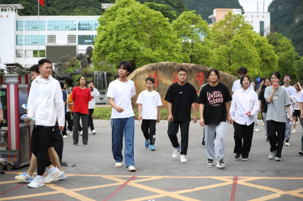 独山民族中学图片