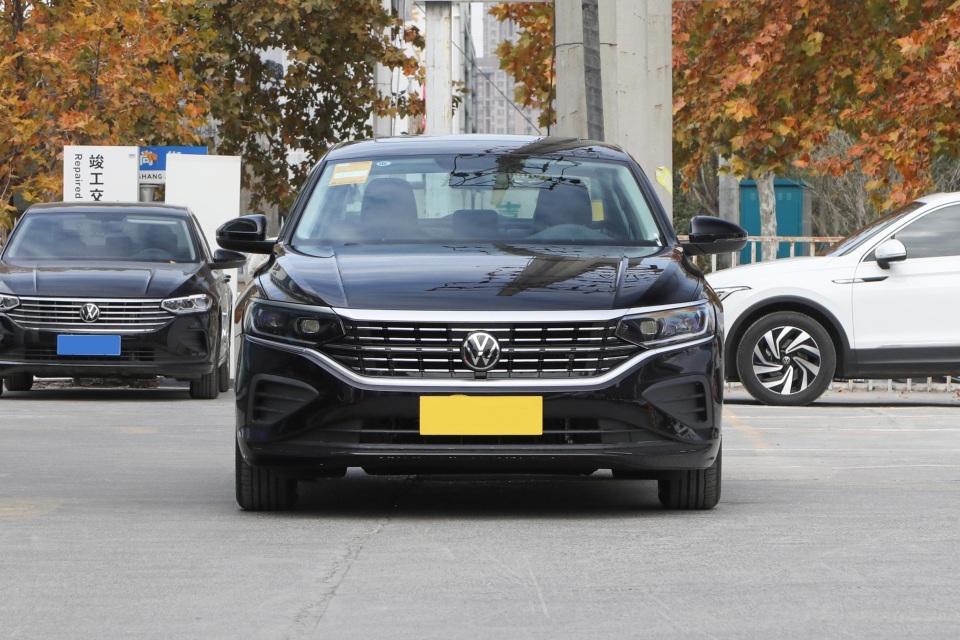 大众帕萨特已经14万了这也太卷了吧