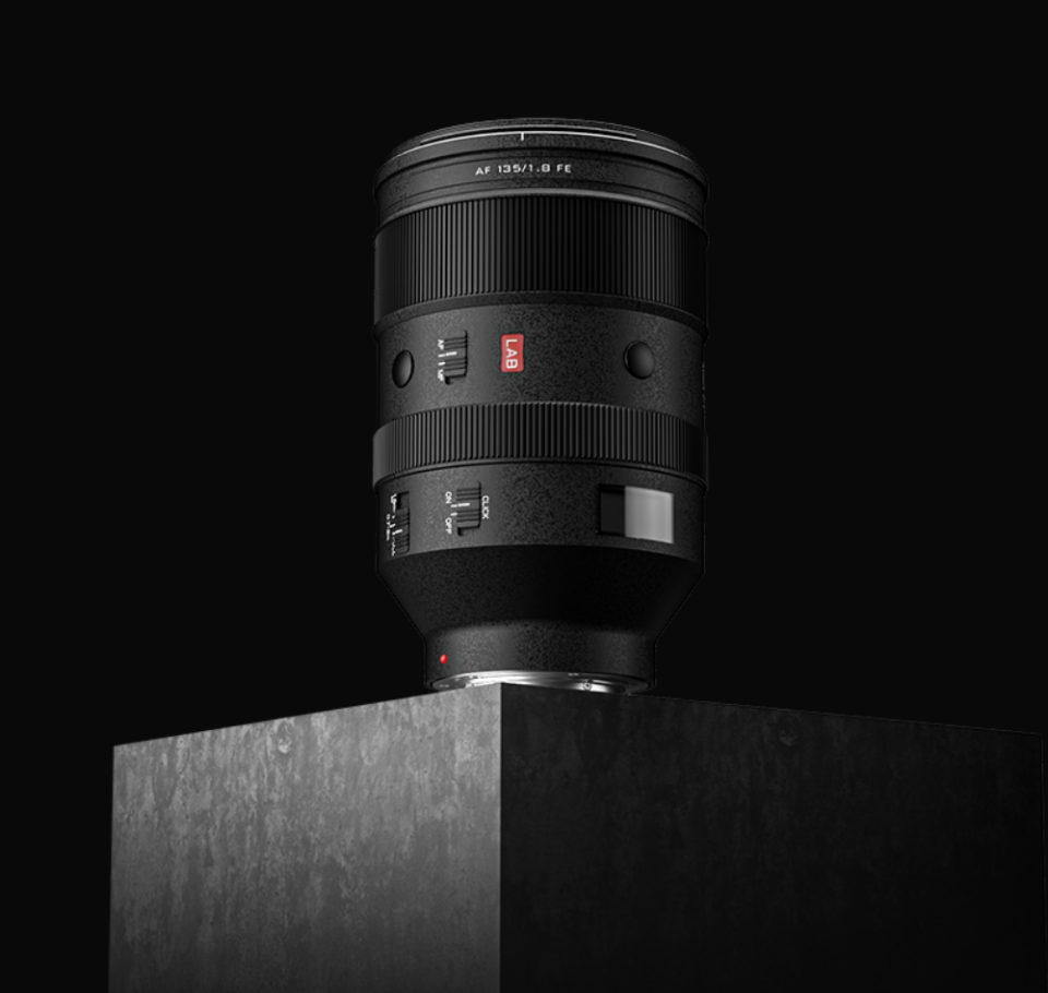 8 lab,af 16mm f1.8 z,luna 30-300mm t4.