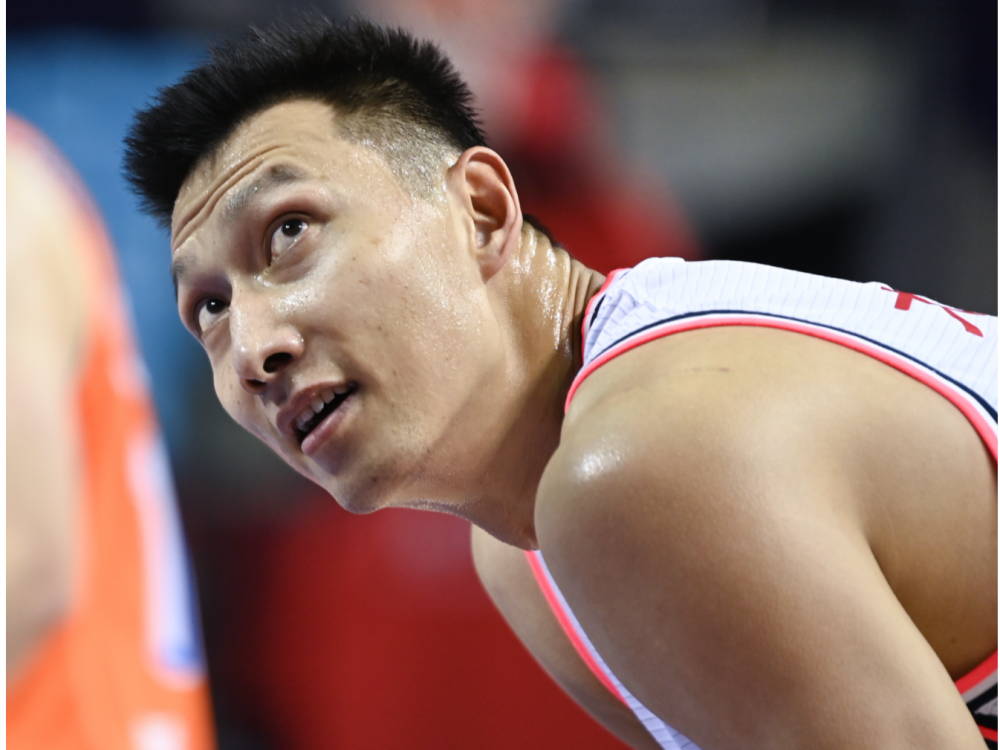 乔帅易建联是中国男篮最后一个巨星如果他不退役我们根本没问题