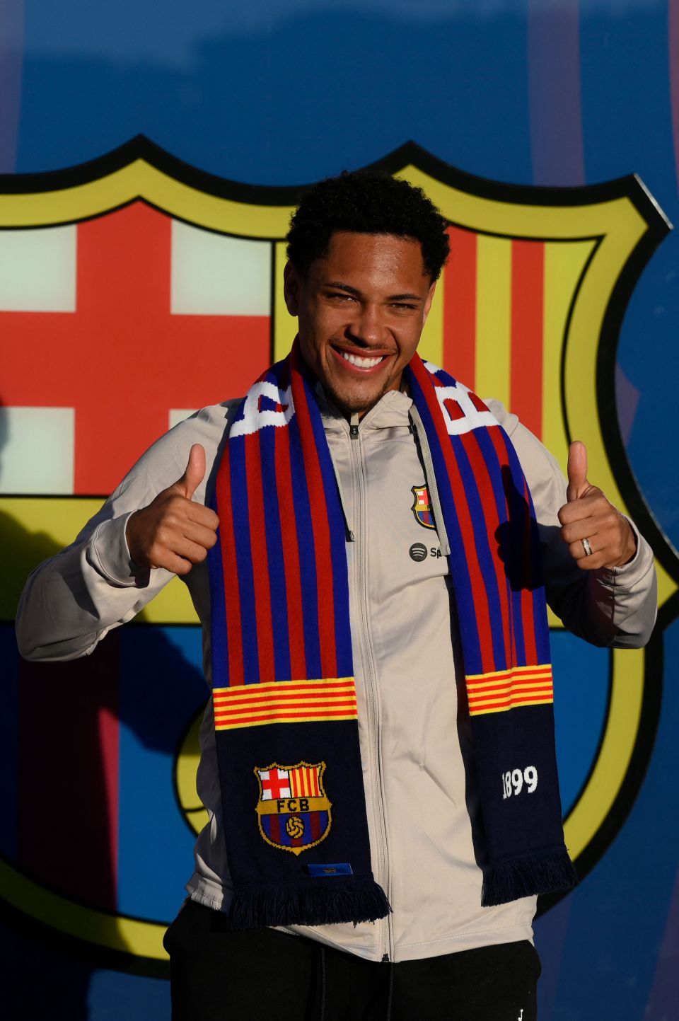 足球——西甲联赛:巴西球员罗科加盟巴萨_腾讯新闻