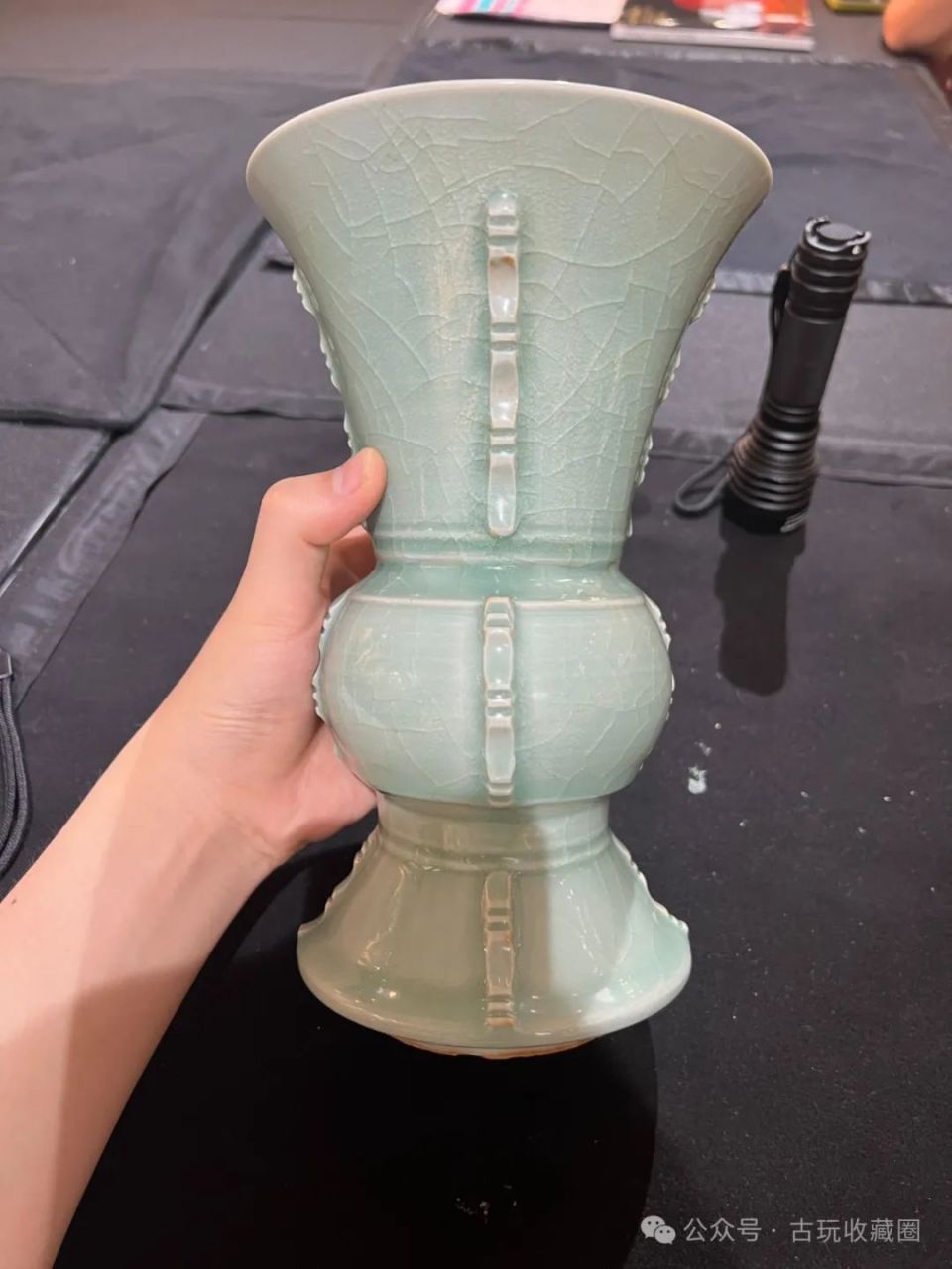 瓷器鉴赏:明 龙泉窑梅子青出戟尊