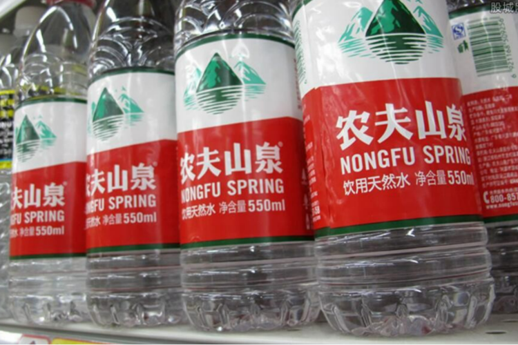 农夫山泉辟谣二十项争议!澄清水源,纳税,创始人等多重质疑