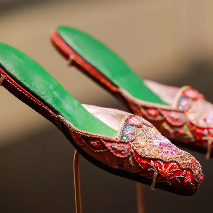 观展导引 | 从婚俗到美食,来自峇(bā)峇(bā)娘惹文化的浪漫_腾讯