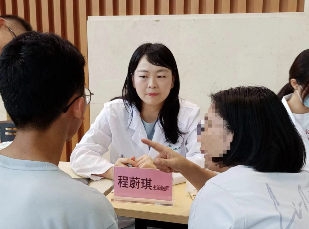 集中纠正矮小,牙齿不齐以及脊凸,专家提醒:暑期"学生仔"早诊早治