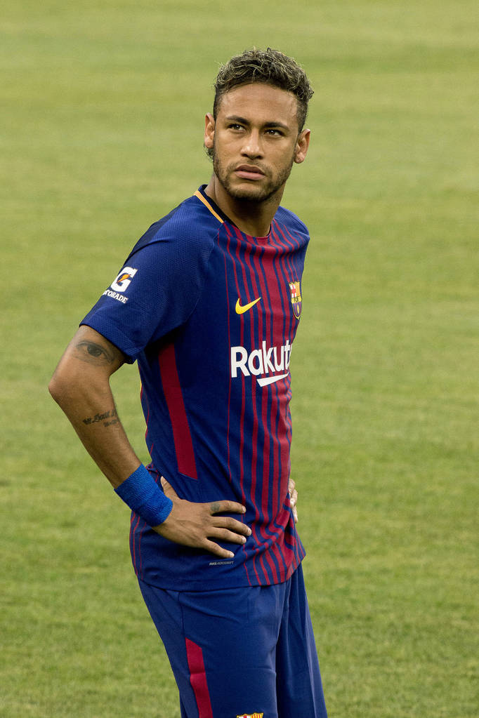 重磅转会官方:内马尔加盟利雅得新月,转会费1亿欧&年薪1亿欧