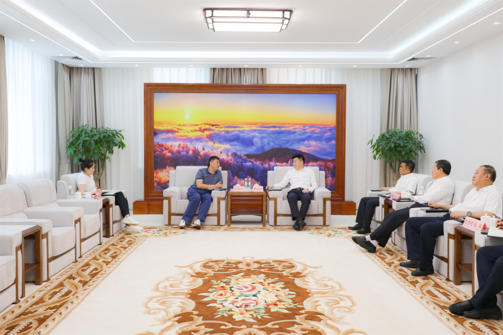 张冠武会见深圳市宝能投资集团中国区总裁林建辉一行