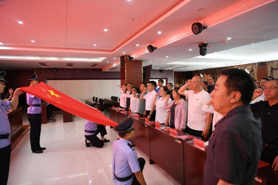 兴县人民法院举行新任人民陪审员就职宣誓仪式暨任前培训会