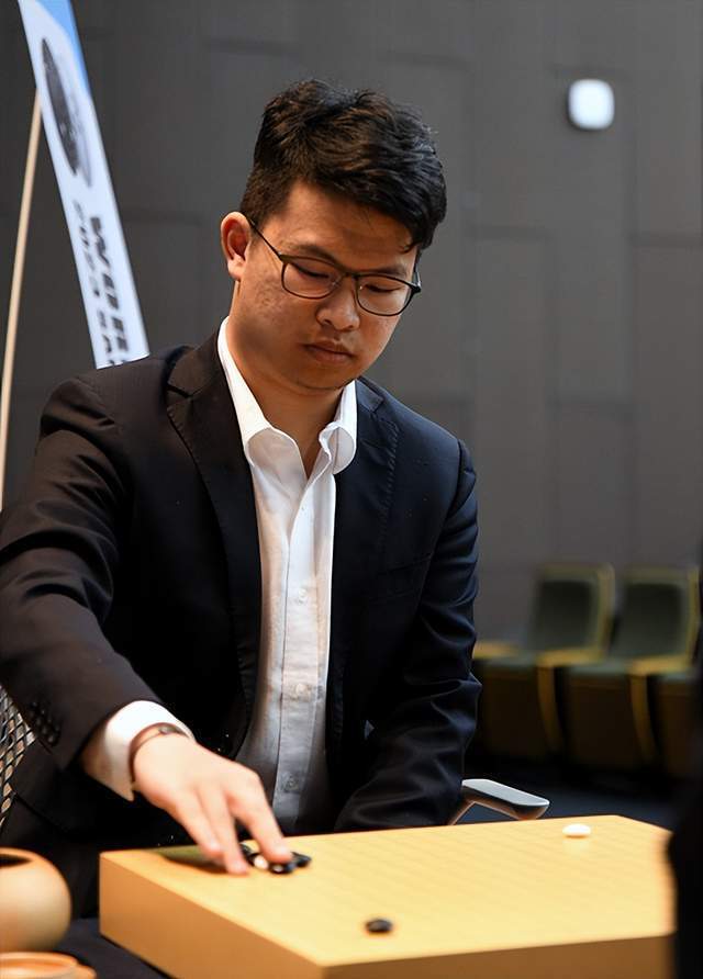 丁浩三星杯封王一年夺两冠 最强新人王！中国围棋柯洁之后又涌现新锐_腾讯新闻