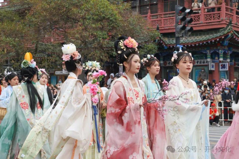 从《清明上河图》看宋代服饰_腾讯新闻