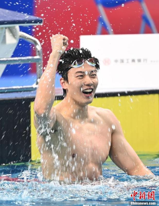 全国春季游泳锦标赛男子100米仰泳东京奥运会冠军汪顺夺冠