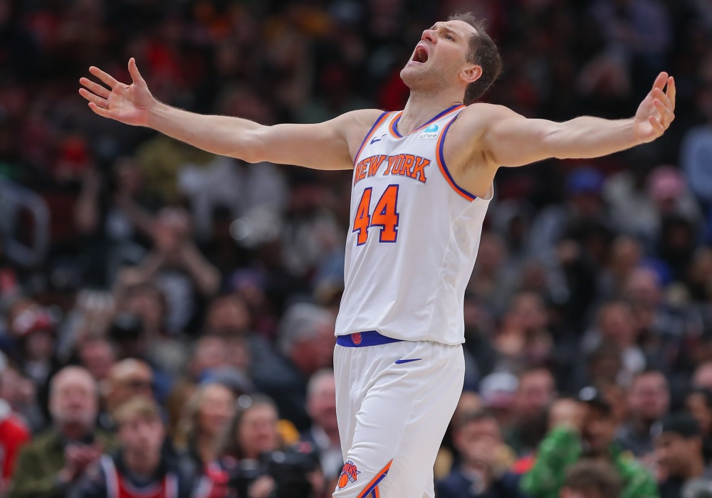 尼克斯官方:博扬-博格达诺维奇成功接受左手腕手术 6-8周后复查