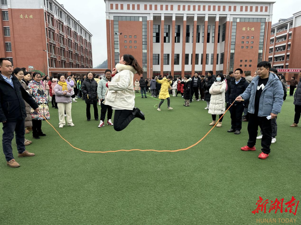 萃英实验中学图片