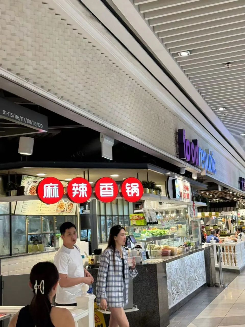 除了桑尼的椰浆饭,新加坡还有很多好吃的