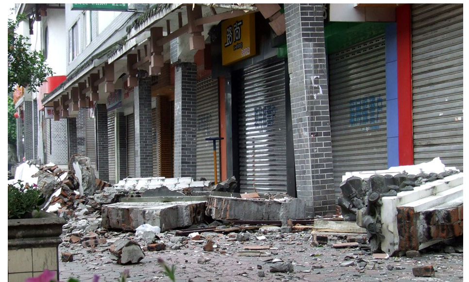 现代的城市地震导致人员伤亡的主要因素不是楼房倒塌,而是以下几个