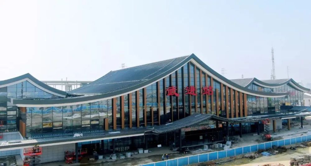 沪宁沿江高铁全线铺轨贯通