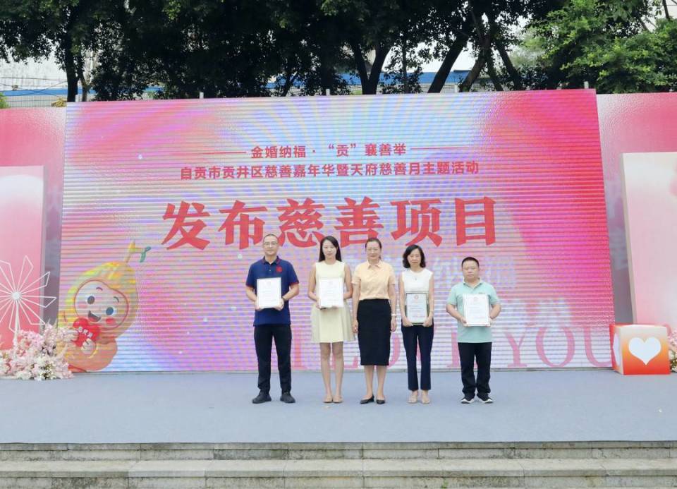 抖音五彩斑斓的黑图片_五彩滩抖音_抖音五彩特效