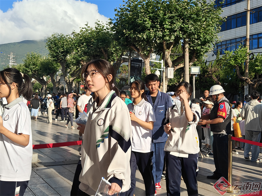 大理州:暖心服务护航高考