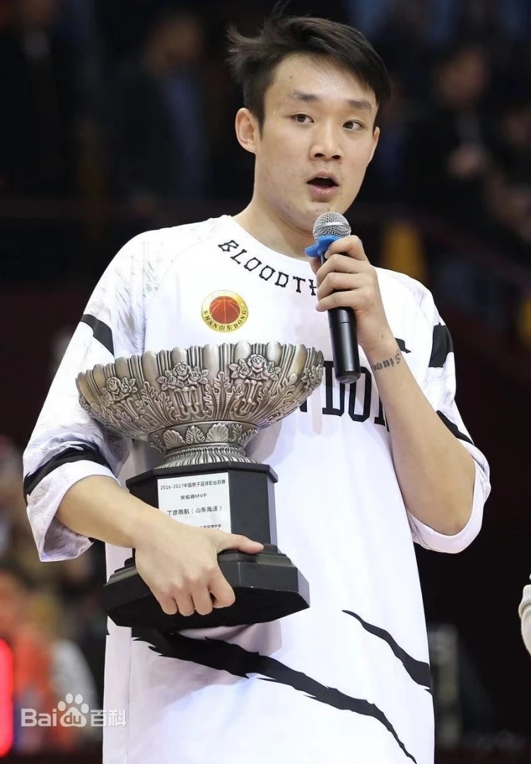 曾经的男篮第一小前锋,两届mvp,丁彦雨航如何沦落到今天地步