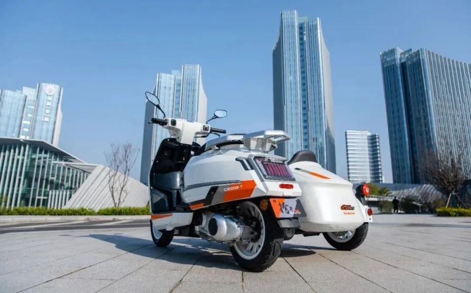 长江GT57，新锐物种边三轮上市，21800元开启独特骑行_腾讯新闻
