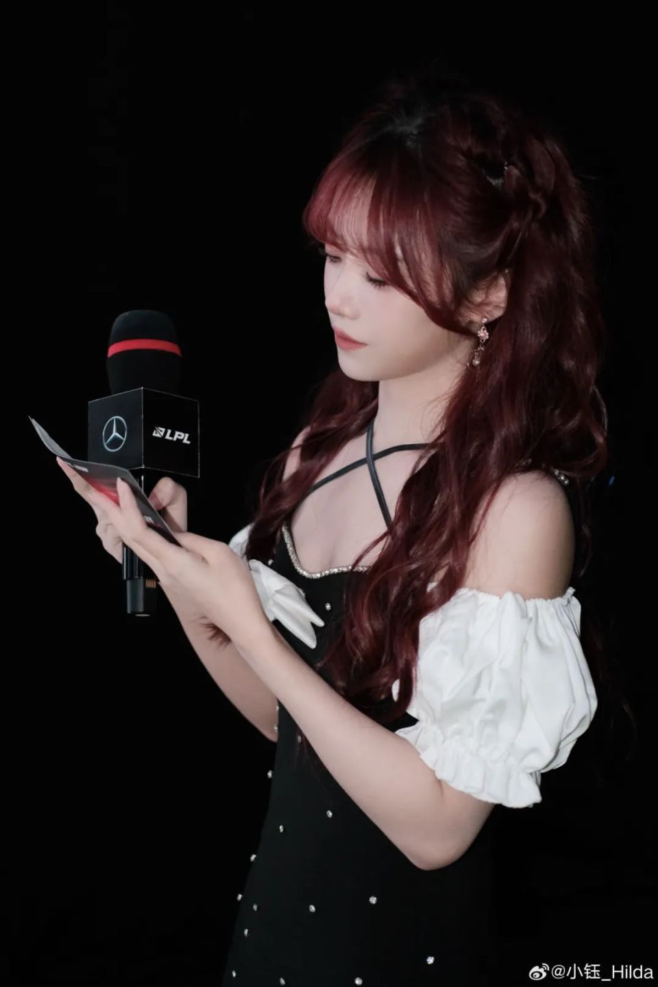 【lpl老婆】小钰吊带露肩裙,又是羡慕rookie的一天