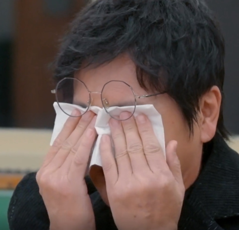 《声生不息·家年华》中,韩红,黄绮珊合唱的《成都》,不仅唱哭了全场