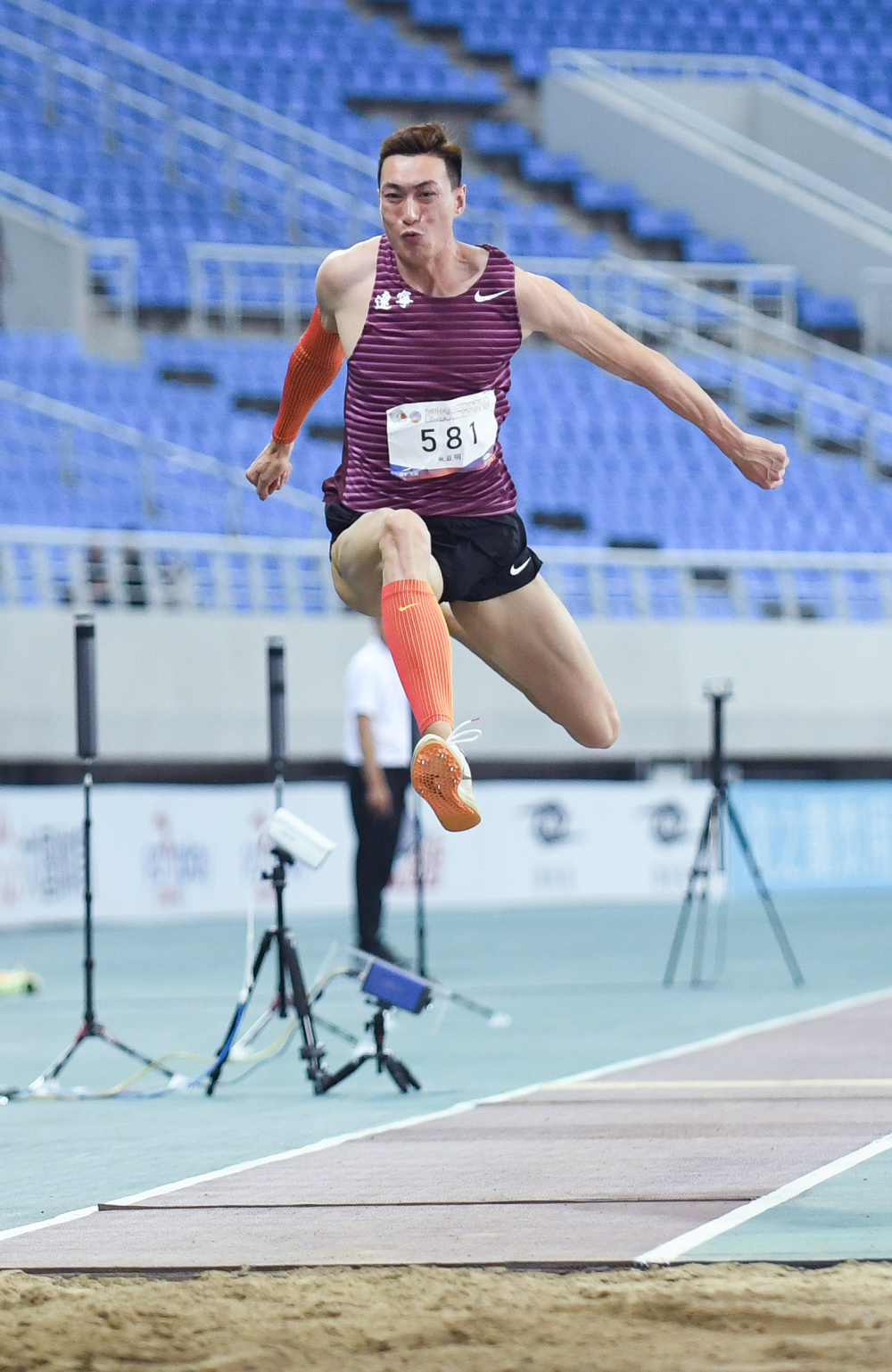 体育田径全国冠军赛男子三级跳远决赛赛况2