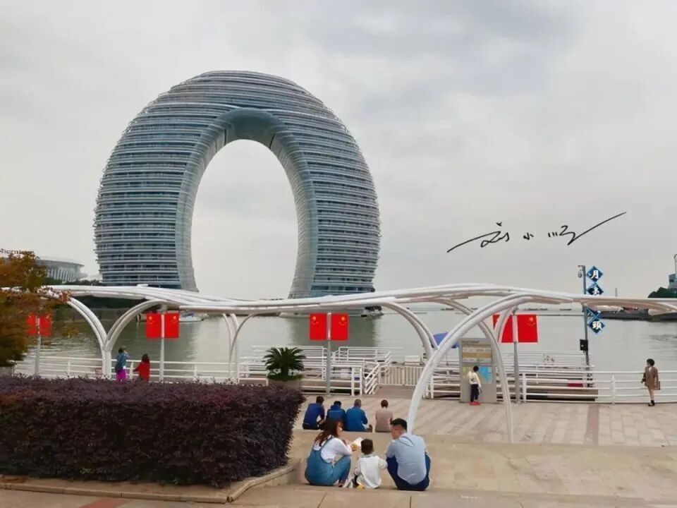 浙江太湖边“最尴尬”的城市？被万亿城市包围，却没什么存在感_腾讯新闻