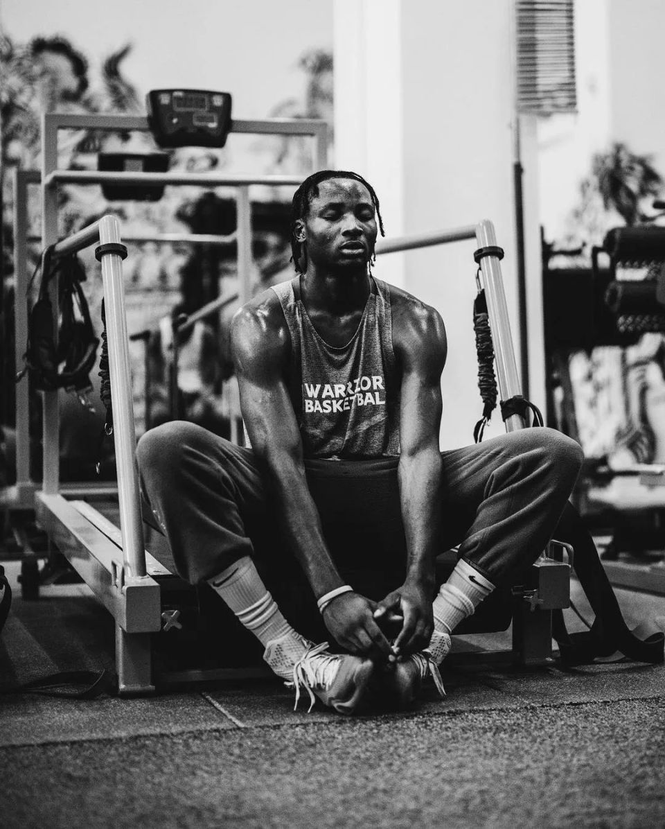 嘴嫂开启健身房训练模式今日话题休赛期大家都在干嘛呢