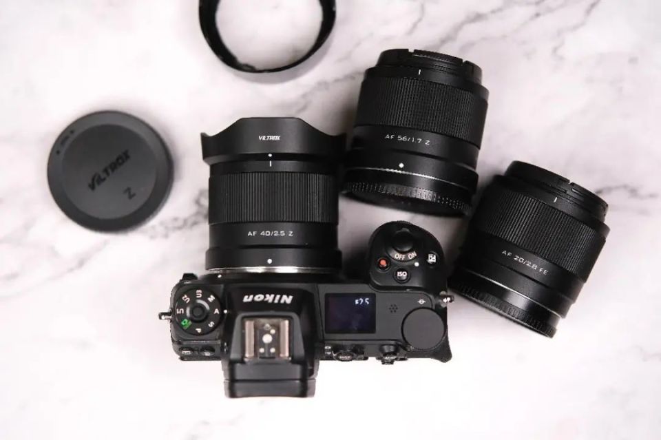首发尼康z卡口,后续会推出索尼fe卡口,体积类比的话就是比尼康z 40mm