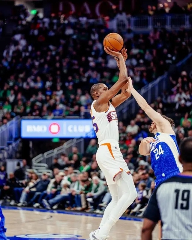 利指导队史第一打服三巨头杜兰特真老了11分赛季最烂一战