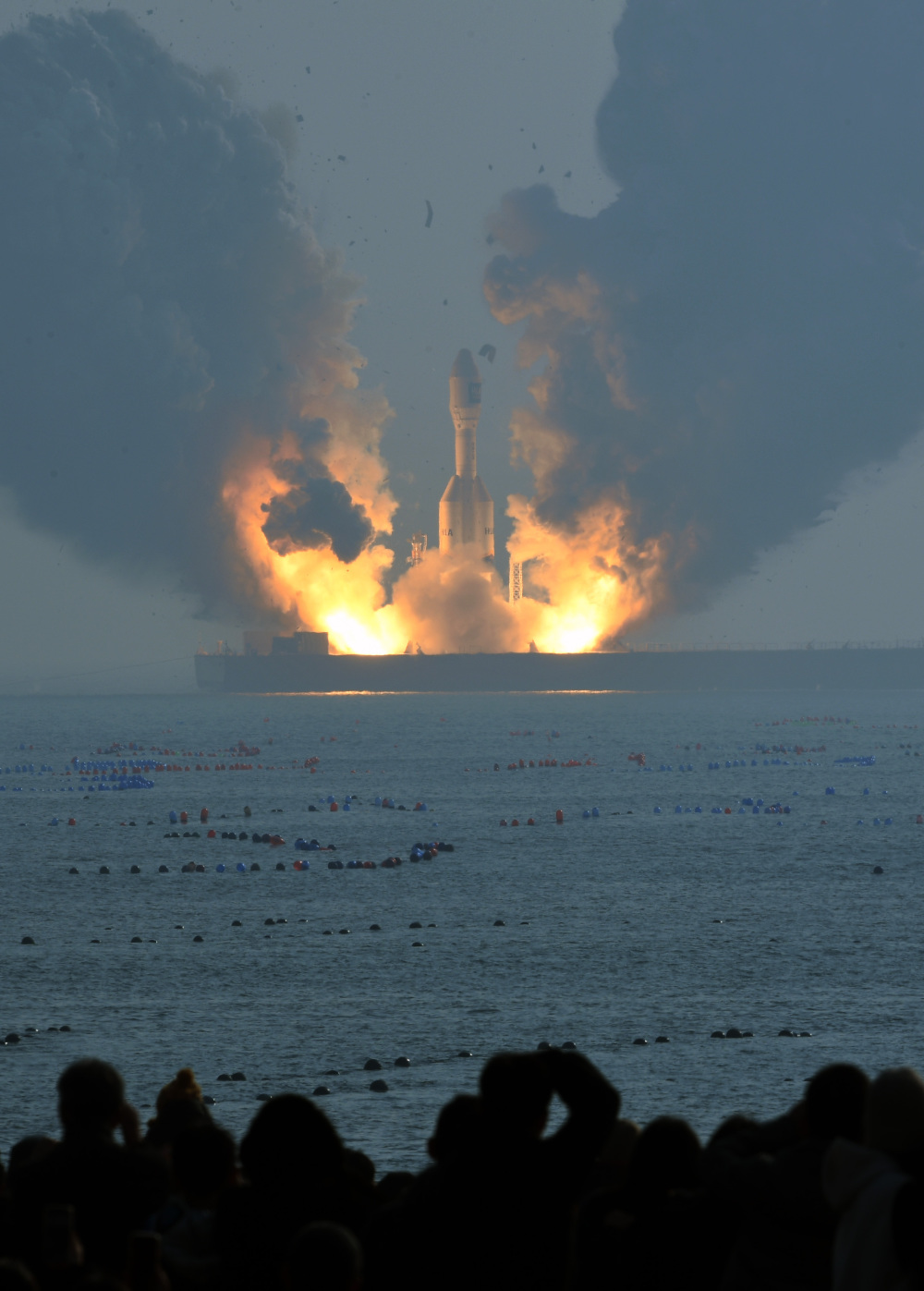 新华全媒丨海上新年度首发开门红引力一号遥一商业运载火箭发射成功2