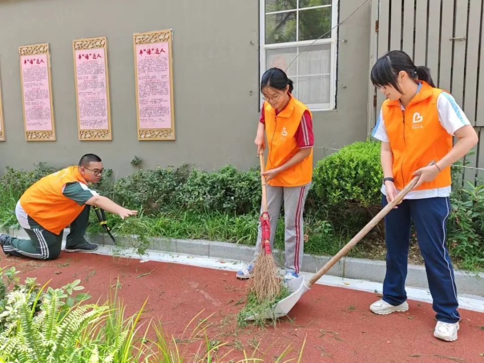 社区服务的照片高中生图片