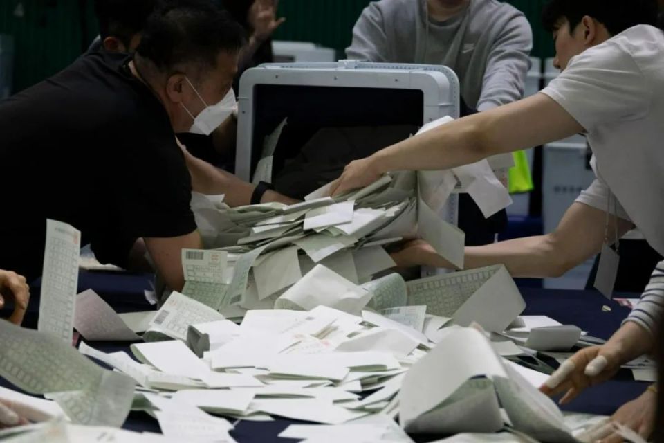 韩国国会选举在野党大胜,执政党溃败超乎预料 | 京酿馆_腾讯新闻