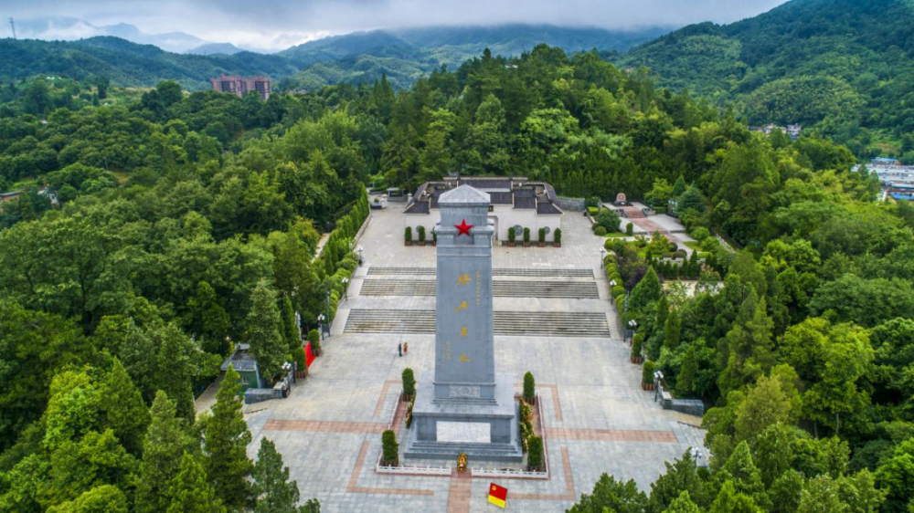 金寨,位于大别山腹地,是中国革命的重要策源地,人民军队的重要发源地