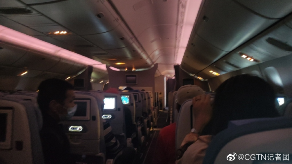 第二架接返自苏丹撤离中国公民暂时航班抵京，机上140多名乘客