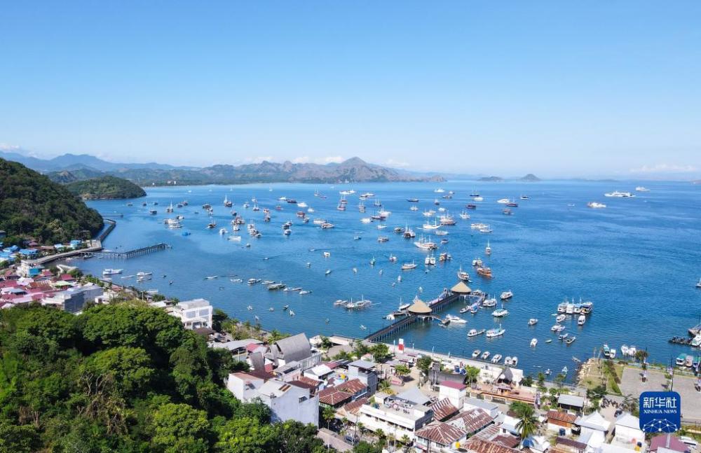 美丽的海滨小城:印尼拉布安巴焦(高清组图)_腾讯新闻