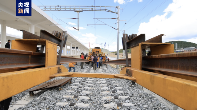 滇藏铁路丽香段全线铺轨完成昆明到香格里拉仅需5小时左右