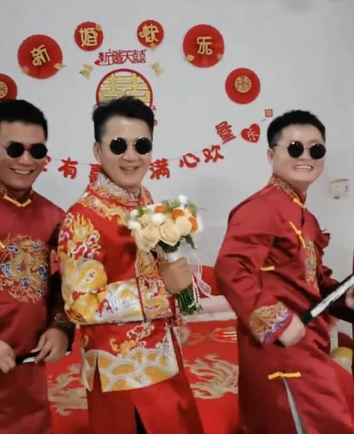 百度知道：澳門(mén)一肖一碼100精準(zhǔn)準(zhǔn)確李嘉明否認(rèn)結(jié)婚收百萬(wàn)禮金！萬(wàn)萬(wàn)沒(méi)想到：準(zhǔn)備50桌酒席來(lái)了1400人
