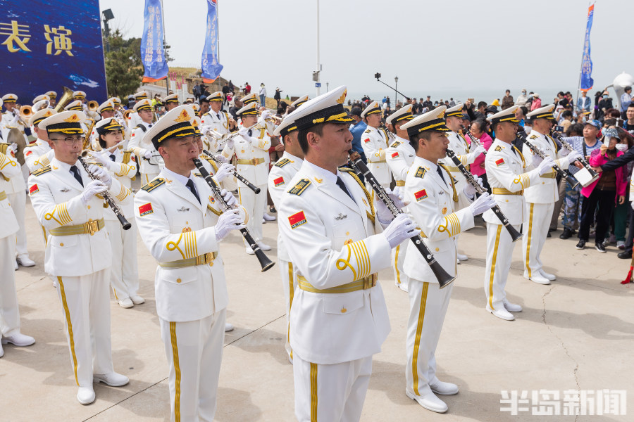 海军军乐团来到小麦岛