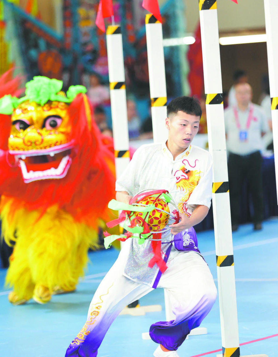 舞武一体 刚柔相济 ——访省级非遗项目东明舞狮传承人何伟_腾讯新闻