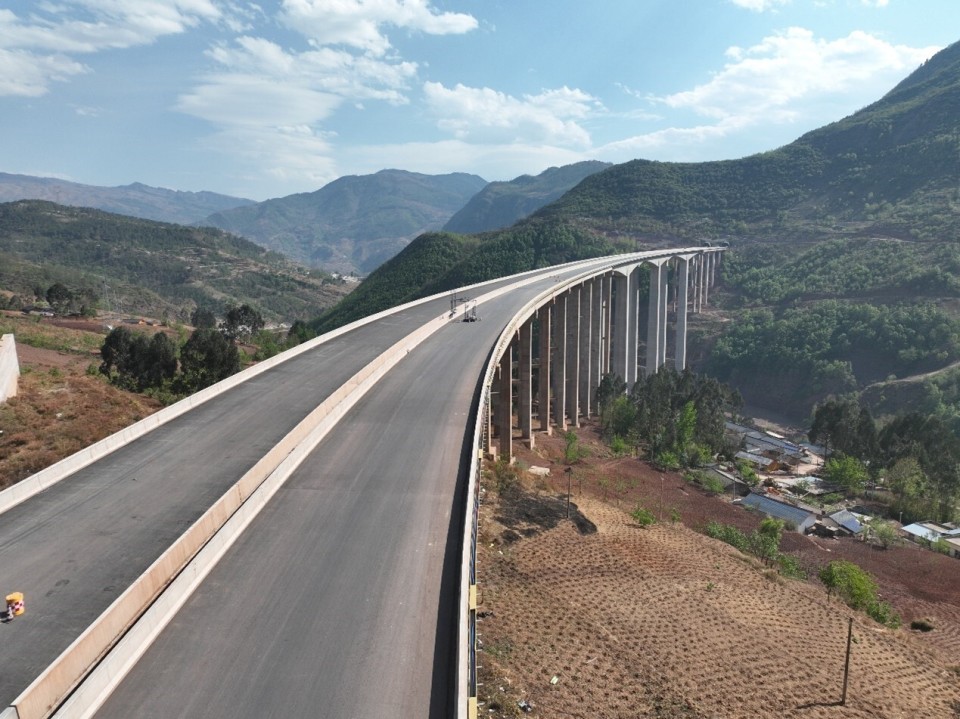 乐西高速公路乐山至马边段,马边至昭觉段因项目推进总体顺利,季度完成