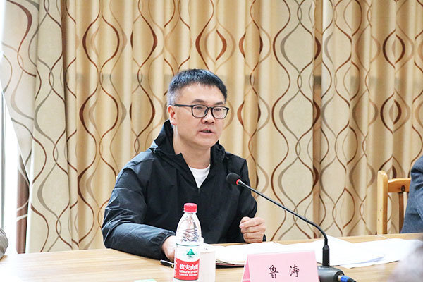 最后,区教育局党组书记,局长鲁涛作了总结发言,他充分肯定了大弯中学