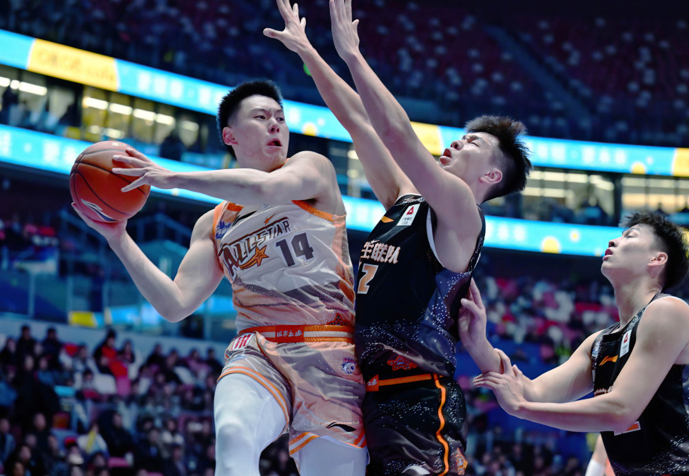 篮球cba全明星赛星锐赛大学生联队胜星锐二年级队2