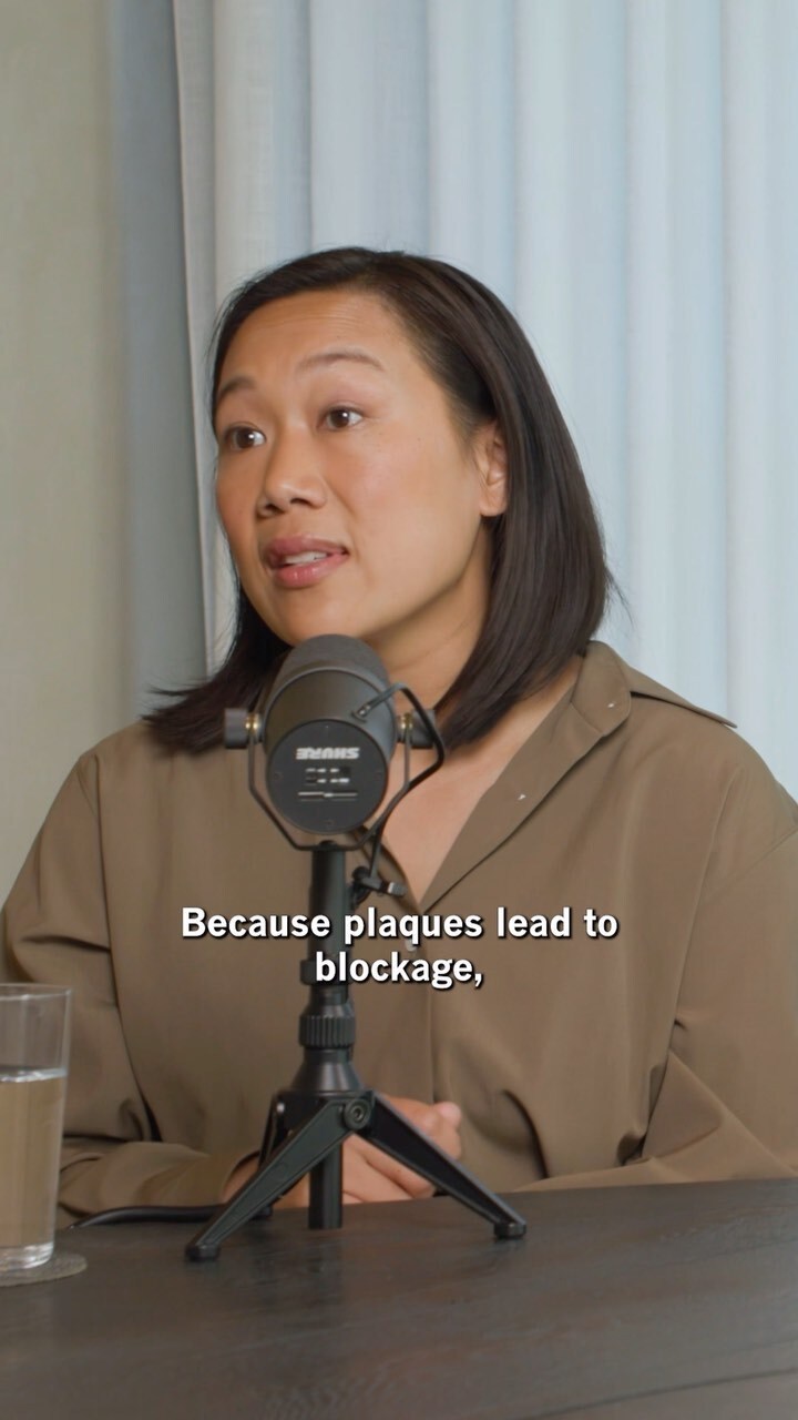 扎克伯格携手华裔妻子上播客,透露自家财富的未来,夫妇发际线都很高